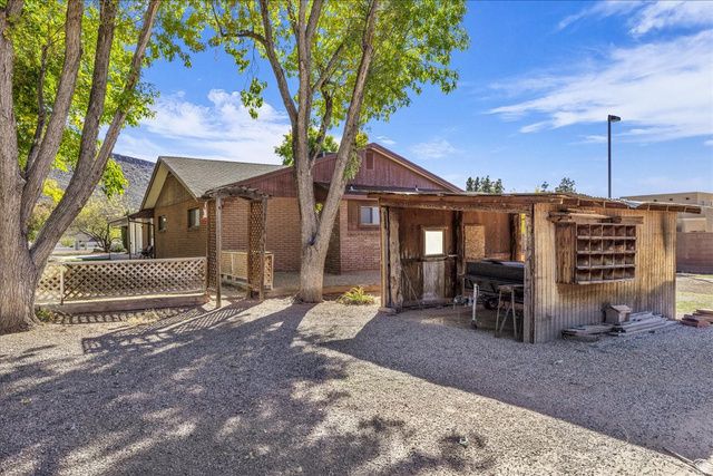 220 S VALLEY VIEW DR, St. George, UT 84770