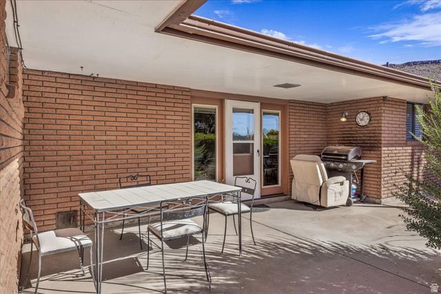 220 S VALLEY VIEW DR, St. George, UT 84770