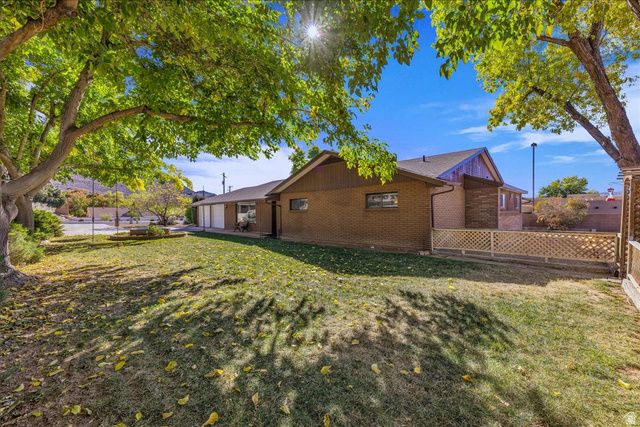 220 S VALLEY VIEW DR, St. George, UT 84770