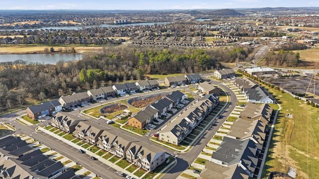 330 Madeira Pl, Gallatin, TN 37066