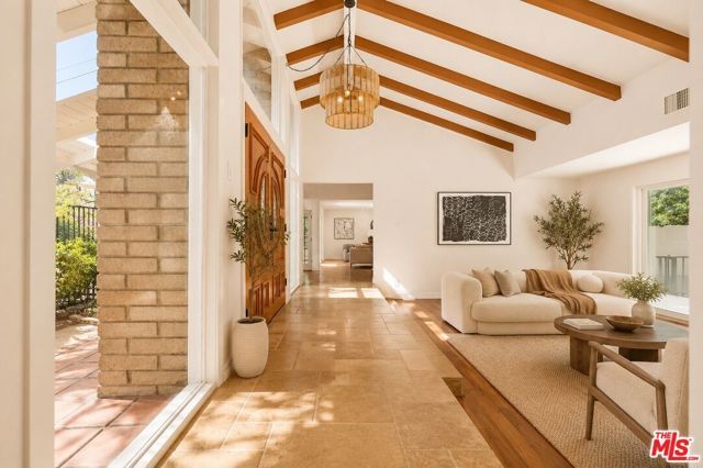 3160 Sepulveda Boulevard, Sherman Oaks, CA 91403