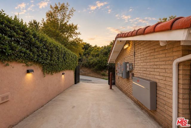 3160 Sepulveda Boulevard, Sherman Oaks, CA 91403