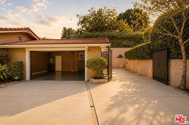 3160 Sepulveda Boulevard, Sherman Oaks, CA 91403