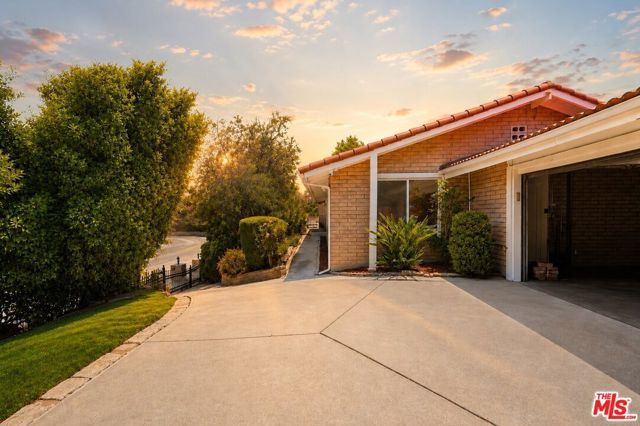 3160 Sepulveda Boulevard, Sherman Oaks, CA 91403