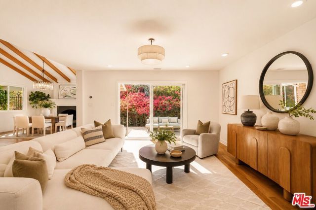 3160 Sepulveda Boulevard, Sherman Oaks, CA 91403