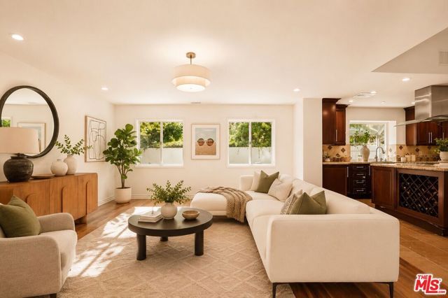 3160 Sepulveda Boulevard, Sherman Oaks, CA 91403