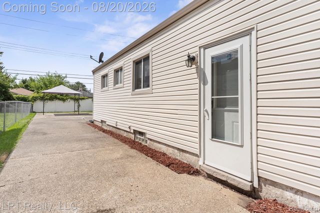 14124 Pearl Street, Southgate, MI 48195