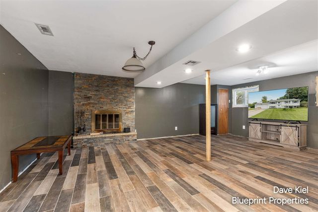 131 Manor Drive, Middleville, MI 49333