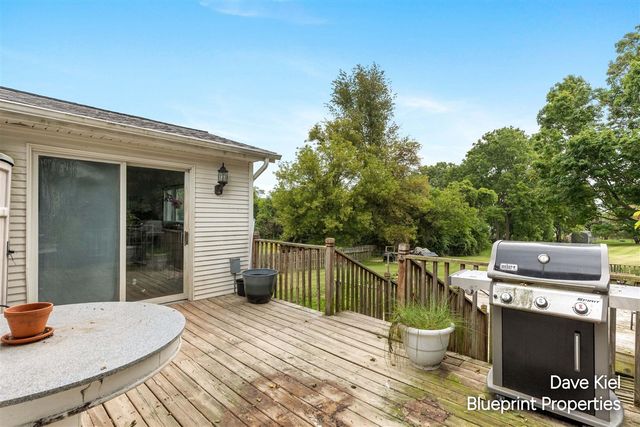 131 Manor Drive, Middleville, MI 49333