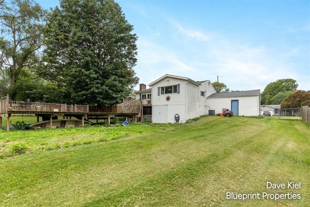 131 Manor Drive, Middleville, MI 49333
