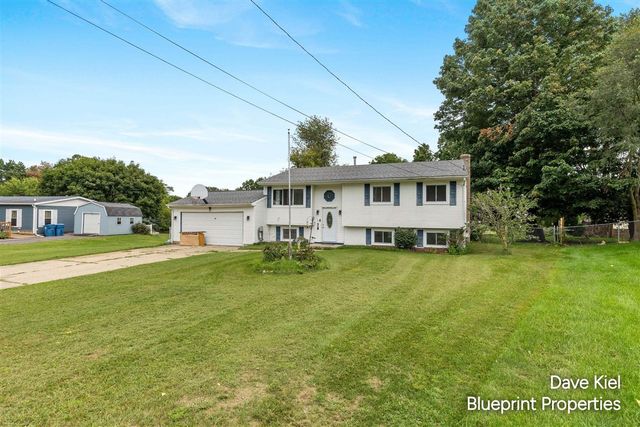 131 Manor Drive, Middleville, MI 49333