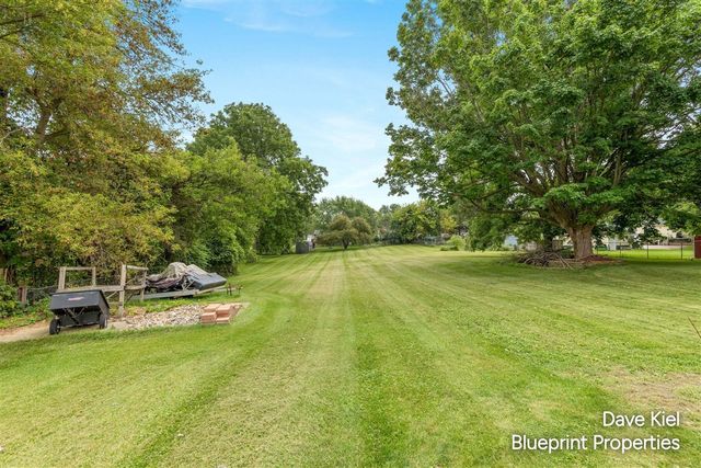 131 Manor Drive, Middleville, MI 49333