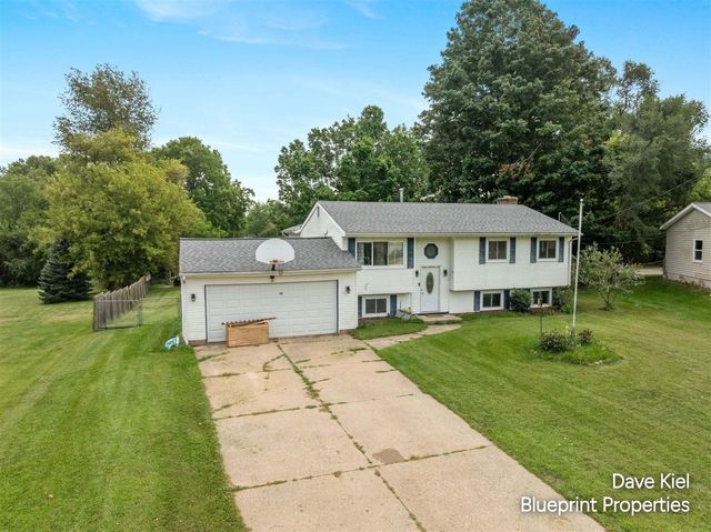 131 Manor Drive, Middleville, MI 49333