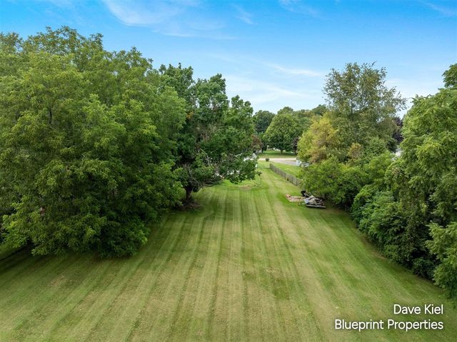 131 Manor Drive, Middleville, MI 49333