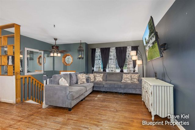 131 Manor Drive, Middleville, MI 49333