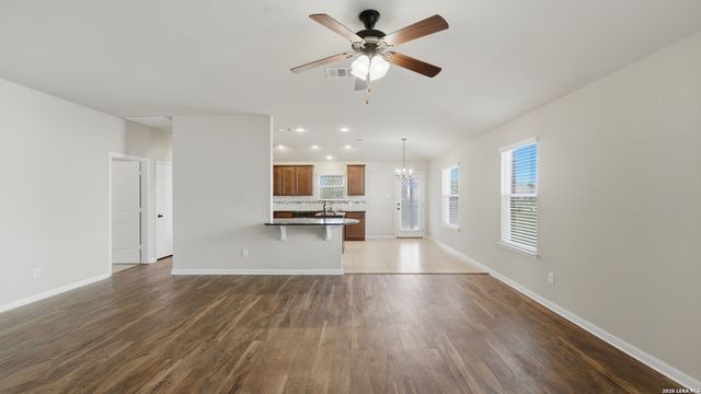 301 Creekview Way, New Braunfels, TX 78130