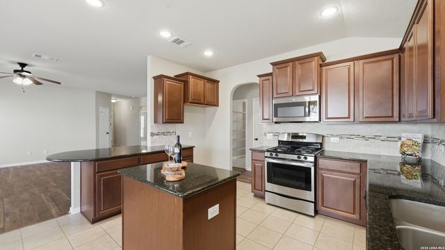 301 Creekview Way, New Braunfels, TX 78130