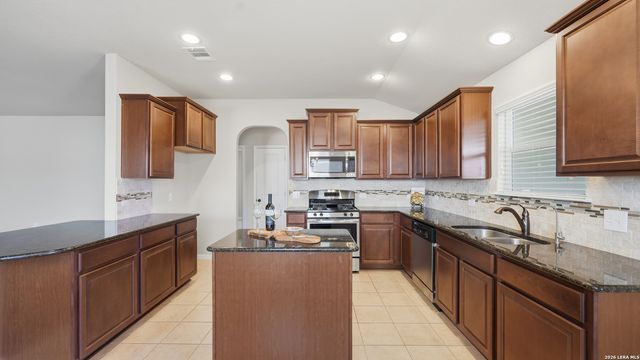 301 Creekview Way, New Braunfels, TX 78130