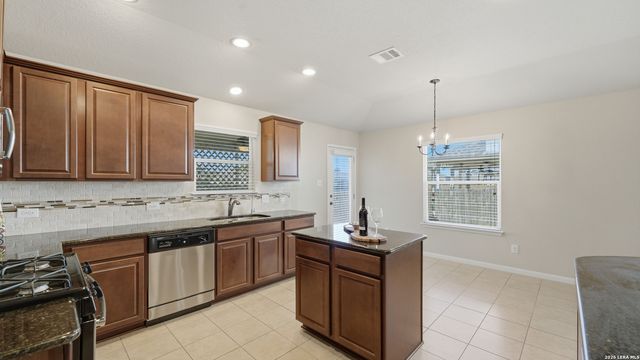 301 Creekview Way, New Braunfels, TX 78130