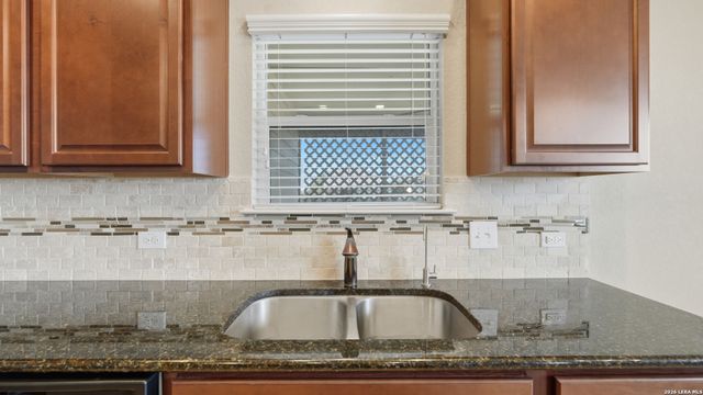 301 Creekview Way, New Braunfels, TX 78130