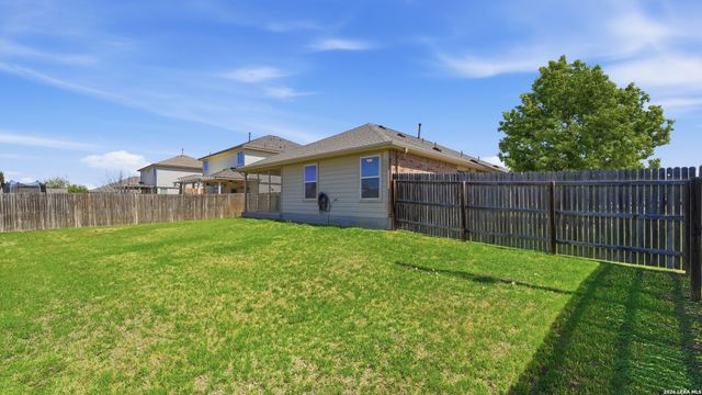 301 Creekview Way, New Braunfels, TX 78130