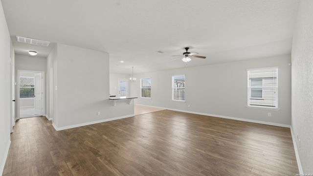 301 Creekview Way, New Braunfels, TX 78130