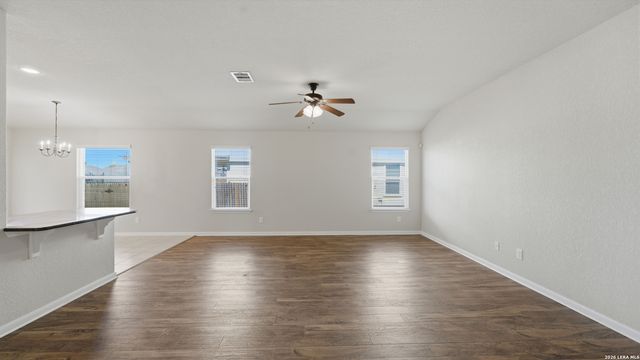 301 Creekview Way, New Braunfels, TX 78130