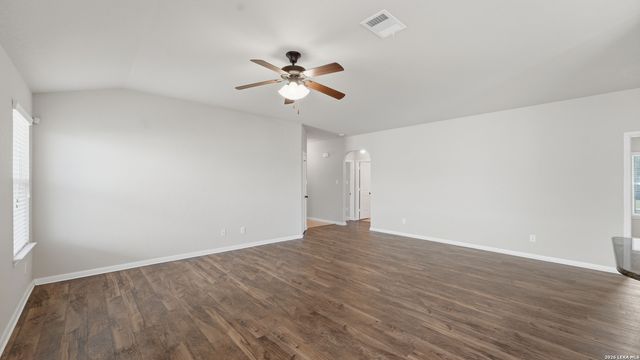 301 Creekview Way, New Braunfels, TX 78130