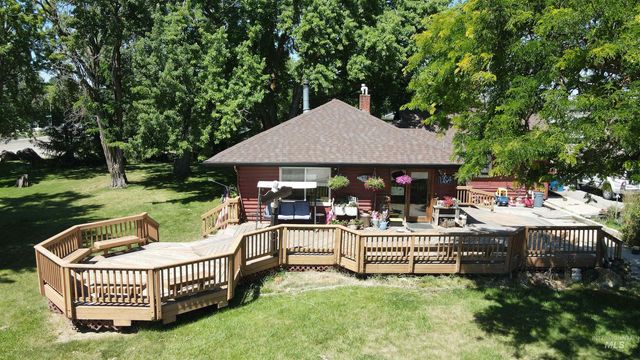 400 W Beacon Light Rd, Eagle, ID 83616