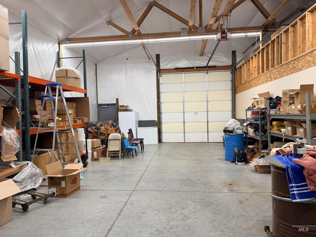 400 W Beacon Light Rd, Eagle, ID 83616