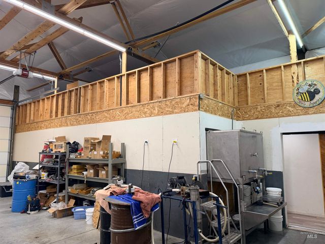 400 W Beacon Light Rd, Eagle, ID 83616