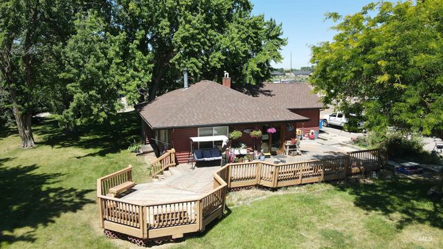 400 W Beacon Light Rd, Eagle, ID 83616