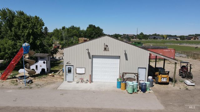 400 W Beacon Light Rd, Eagle, ID 83616