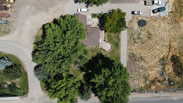 400 W Beacon Light Rd, Eagle, ID 83616