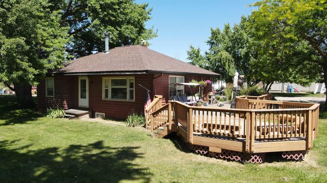 400 W Beacon Light Rd, Eagle, ID 83616
