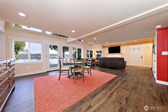 187 E Vineyard Crest Road, Grapeview, WA 98546