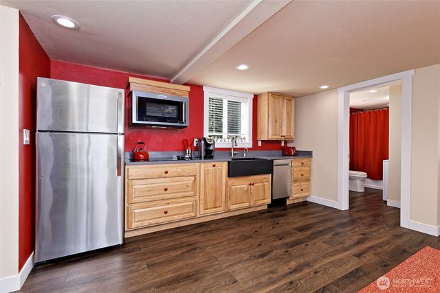 187 E Vineyard Crest Road, Grapeview, WA 98546