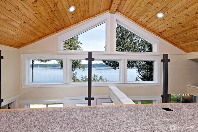 187 E Vineyard Crest Road, Grapeview, WA 98546