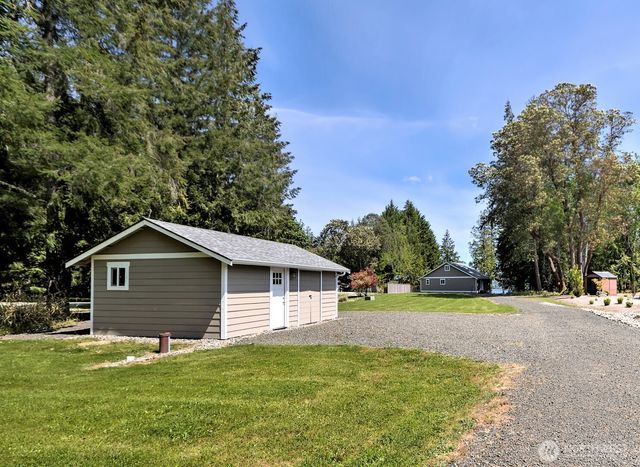 187 E Vineyard Crest Road, Grapeview, WA 98546