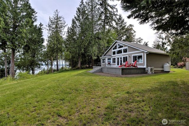 187 E Vineyard Crest Road, Grapeview, WA 98546