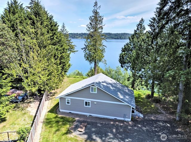 187 E Vineyard Crest Road, Grapeview, WA 98546