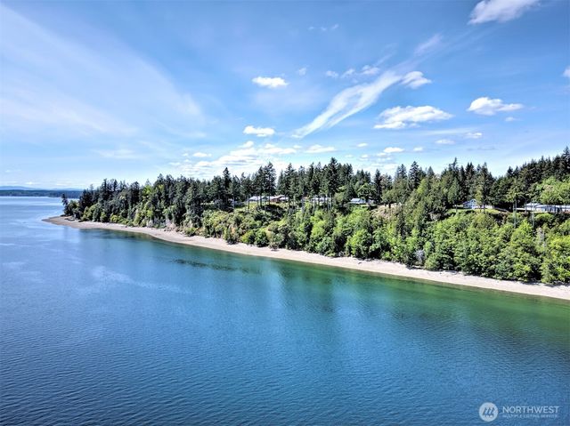 187 E Vineyard Crest Road, Grapeview, WA 98546