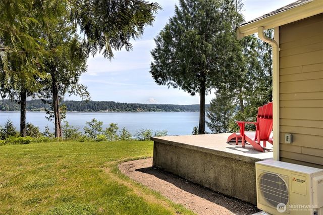 187 E Vineyard Crest Road, Grapeview, WA 98546