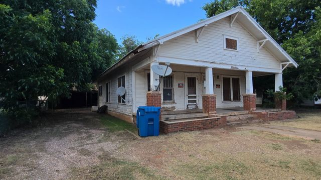 506 W Dale Street, Winters, TX 79567