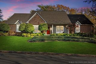 8825 S Lakewood Court, Tulsa, OK 74137