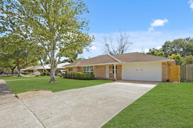 5451 Redstart Street, Houston, TX 77096