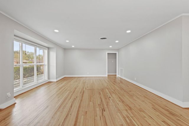 5451 Redstart Street, Houston, TX 77096