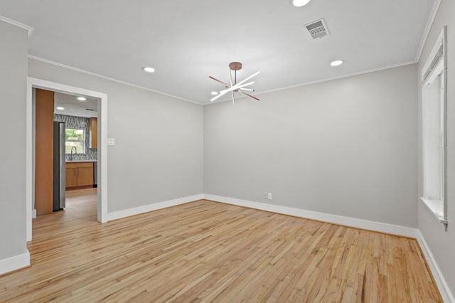 5451 Redstart Street, Houston, TX 77096