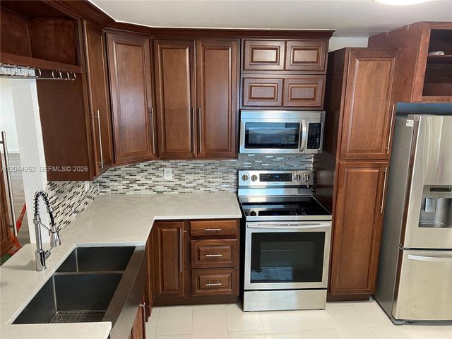 7022 Edgemere Ter, Palm Beach Gardens, FL 33410