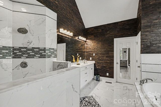 163 Evening Shadow Road, Lake Wylie, SC 29710